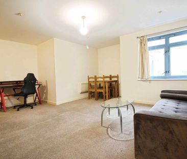 Wellington House Wellington Street, Swindon, Swindon, SN1 - Photo 3