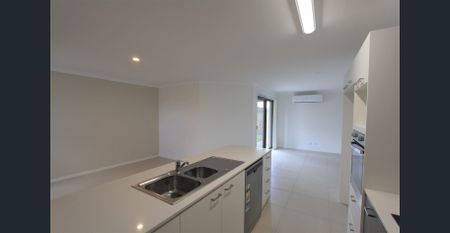 Fantastic 4 bedroom home! - Photo 2