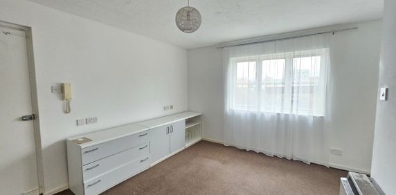 Captains Place - Photo 2