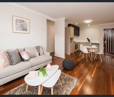 Stylish, Secure Apartment – Perfect for Easy Living or Lock-and-Leave - Photo 1