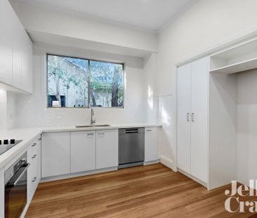 32 Lindsay Avenue, Murrumbeena - Photo 2
