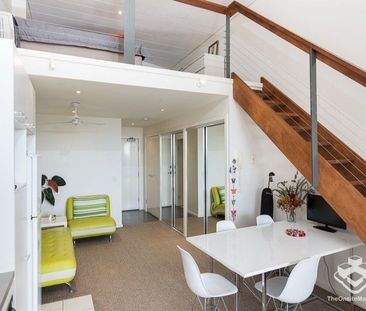 Furnished Studio Loft Apartment in Heart of Toowong - Walk everywhere! - Photo 1