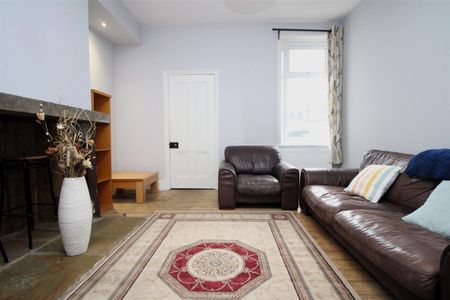 2 bedroom Flat to rent in Coniston Avenue, West Jesmond, Newcastle Upon Tyne, NE2 - Photo 2