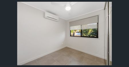 Family Luxury in the Heart of Mundingburra – Four-Bedroom Home with Pool & Solar Power! - Photo 5