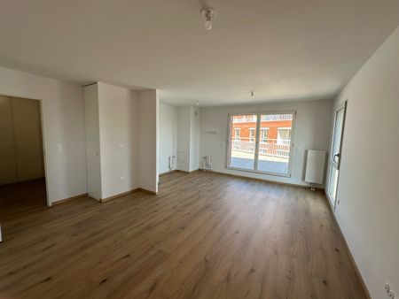 Location Appartement 2 pièces 59m² LILLE 59000 - Photo 2