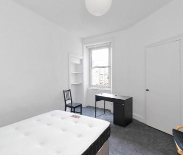 3 bedroom flat to rent - Photo 5