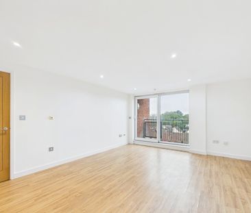 Aspect, Camberley, Surrye, GU15 - Photo 1