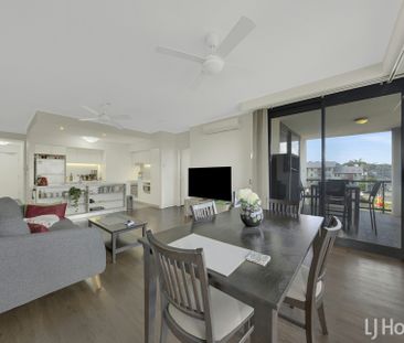 Central Living with a View - Photo 2