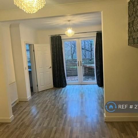 3 bedroom semi-detached house to rent - Photo 1