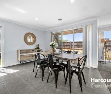 Modern Family Living Close to Everything - Photo 5