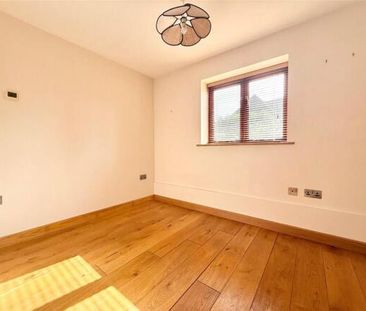 2 bedroom semi-detached house to rent - Photo 4