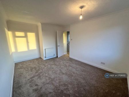 3 bedroom end of terrace house to rent - Photo 5