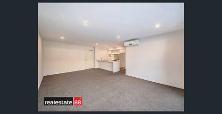 ENTERTAINER'S DELIGHT! - Photo 2