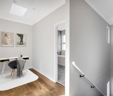 THREE BEDROOM TOWNHOUSE - Photo 1