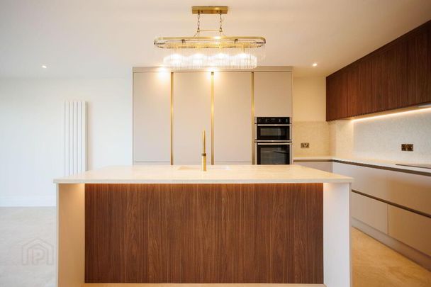 Apt 8, Priory Gate, Priory Park, Holywood, BT18 0LG - Photo 1