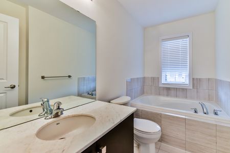 For Lease - 104 Frederick Wilson Avenue, Markham, Ontario - Photo 3