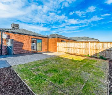 Brand New Modern Home in a Fast-Growing Strathtulloh Estate - Photo 5