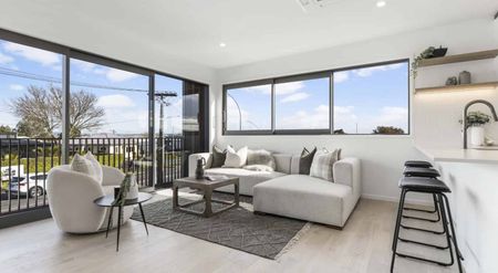 Executive Lakeside Living! - Photo 3