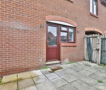 Labrador Drive, Poole - Photo 3