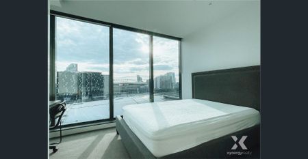 Effortless City Living with Stunning Views - Photo 2