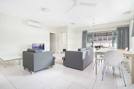 MODERN LIVING IN THE HEART OF THE CITY - Photo 2