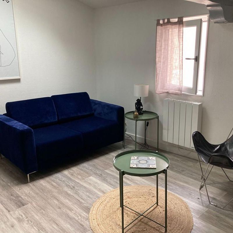 Location Appartement 1 pièce Meublé 24m² LA ROCHELLE 17000 - Photo 1