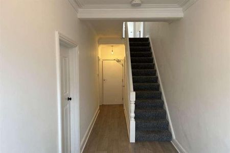 Bedroom Detached House In Winton, BH9 - Photo 3