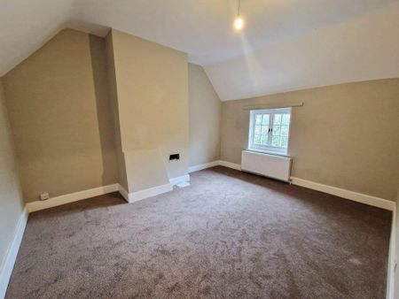 3 bedroom semi-detached house to rent - Photo 3