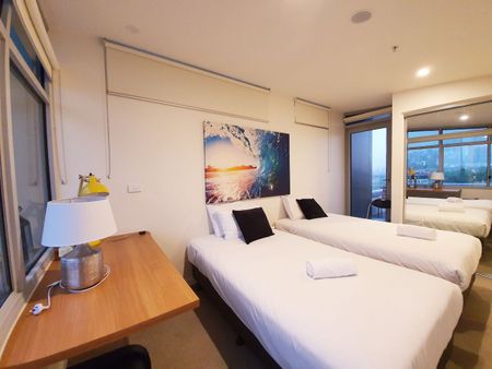 Furnished Penthouse with Unobstructed City Views - Photo 3