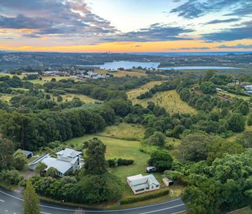 One of the most spectacular outlooks on Terranora Road! ALL INSPECT... - Photo 6