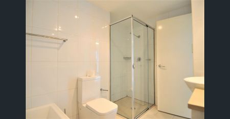 Modern 1-bedroom apartment in Sydney CBD at World Tower - Photo 5