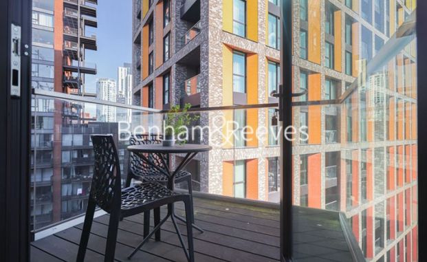 2 Bedroom flat to rent in Charles Clowes Walk, Nine Elms, SW11 - Photo 1