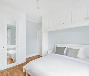 4 bedroom semi-detached house to rent - Photo 5