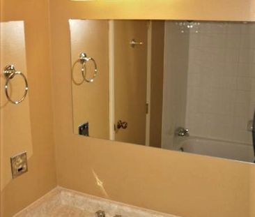 Cozy 1 Bedroom Suite in Highland Park - Photo 5