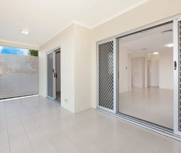 Stunning and Conveniently Located Unit + 2 Car Parks - Photo 4