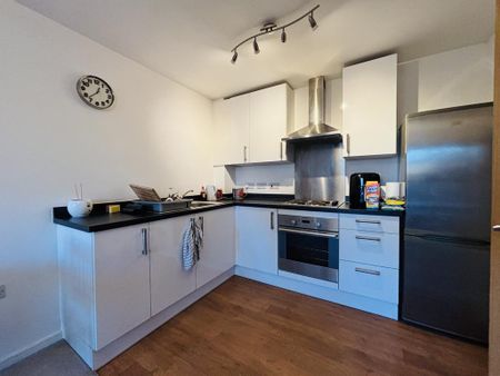 1 bedroom flat to rent - Photo 2