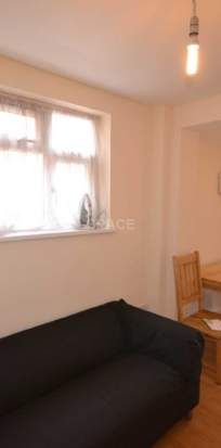 1 bedroom property to rent in Reading - Photo 1