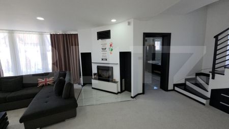 Confort Modern și Facturi Zero: Vilă Unică cu Vitraje Mar - Fotografie 4