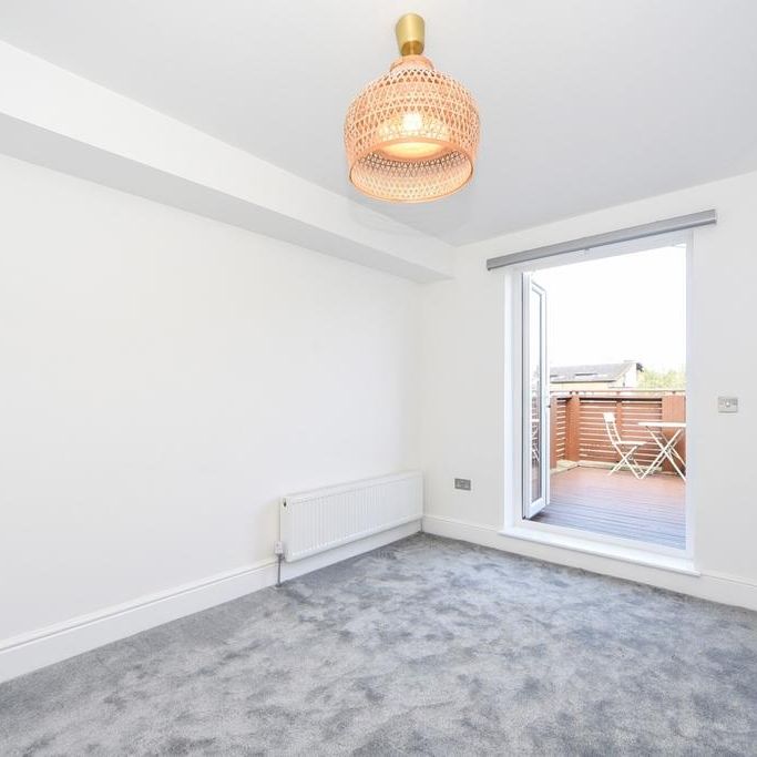 1 bedroom in a house share to rent - Photo 1