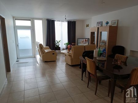 Appartement - à louer - - Photo 2