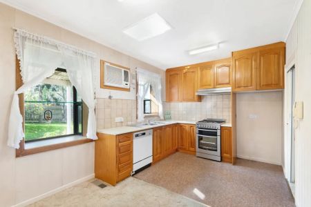 Quiet court location - Photo 5