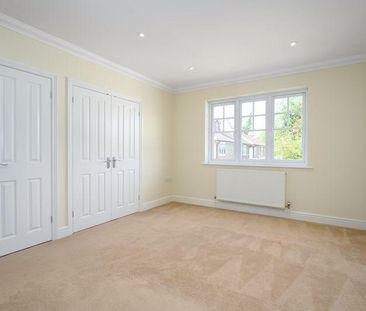 4 bedroom detached house to rent - Photo 6
