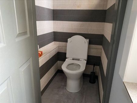 Bel etage woning te Prins Albertlaan Oostende met garage én tuin. - Photo 4