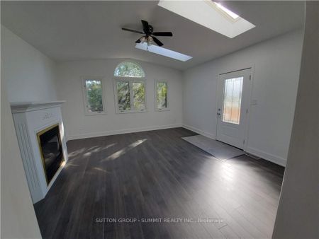 Detached Home For Lease | X8121500 - Photo 3