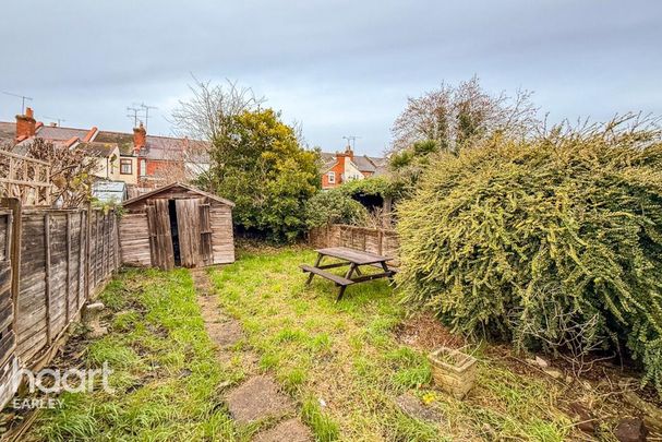 4 bedroom terraced house to rent - Photo 1