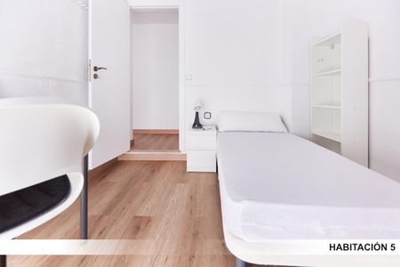 Calle Juan de Ledesma, Sevilla, Andalusia 41006 - Photo 2