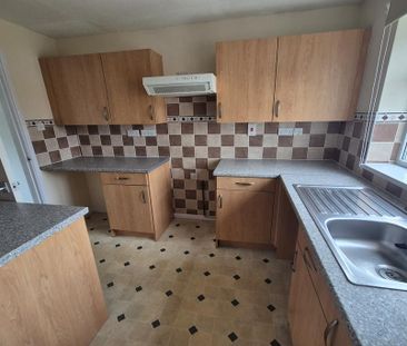 2 bedroom semi-detached house to rent - Photo 6