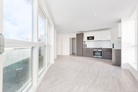 Embankment House - Photo 3