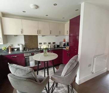 2 bedroom semi-detached house to rent - Photo 6