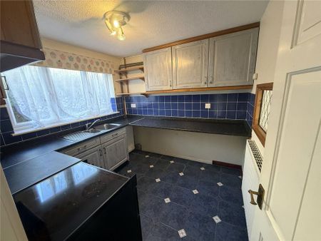 2 bedroom semi-detached house to rent - Photo 5